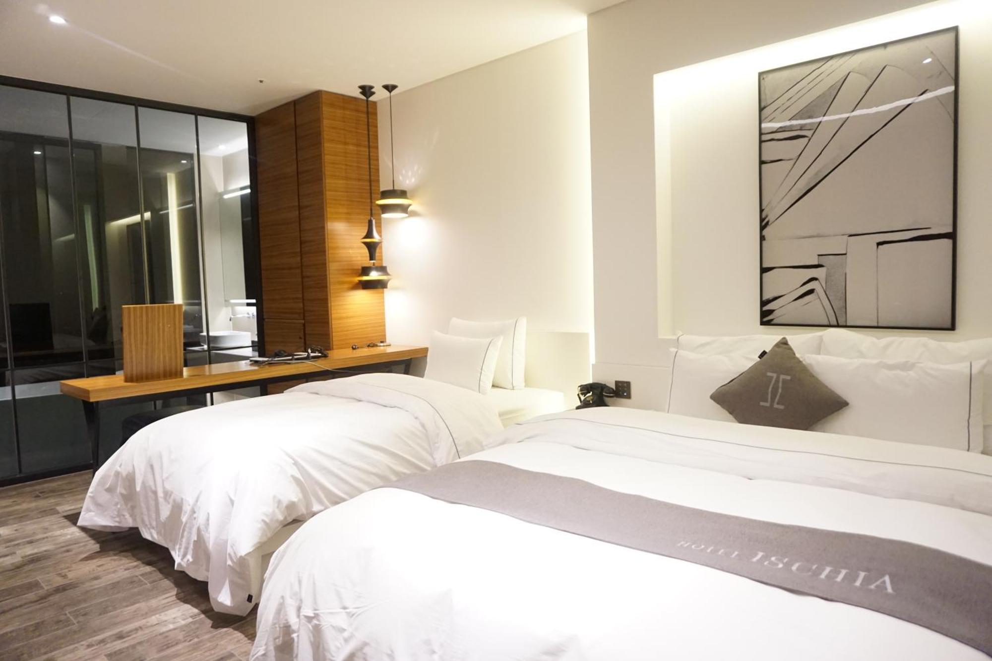 Ischia Hotel Yongin Bagian luar foto