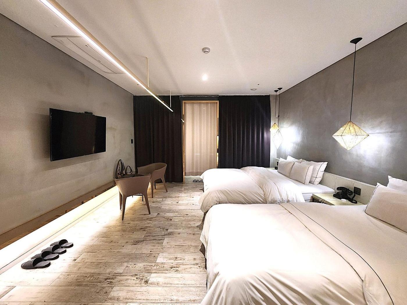 Ischia Hotel Yongin Bagian luar foto