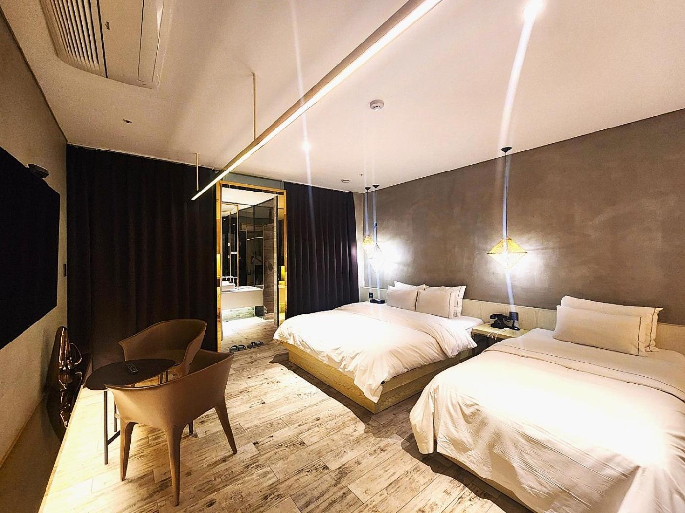 Ischia Hotel Yongin Bagian luar foto