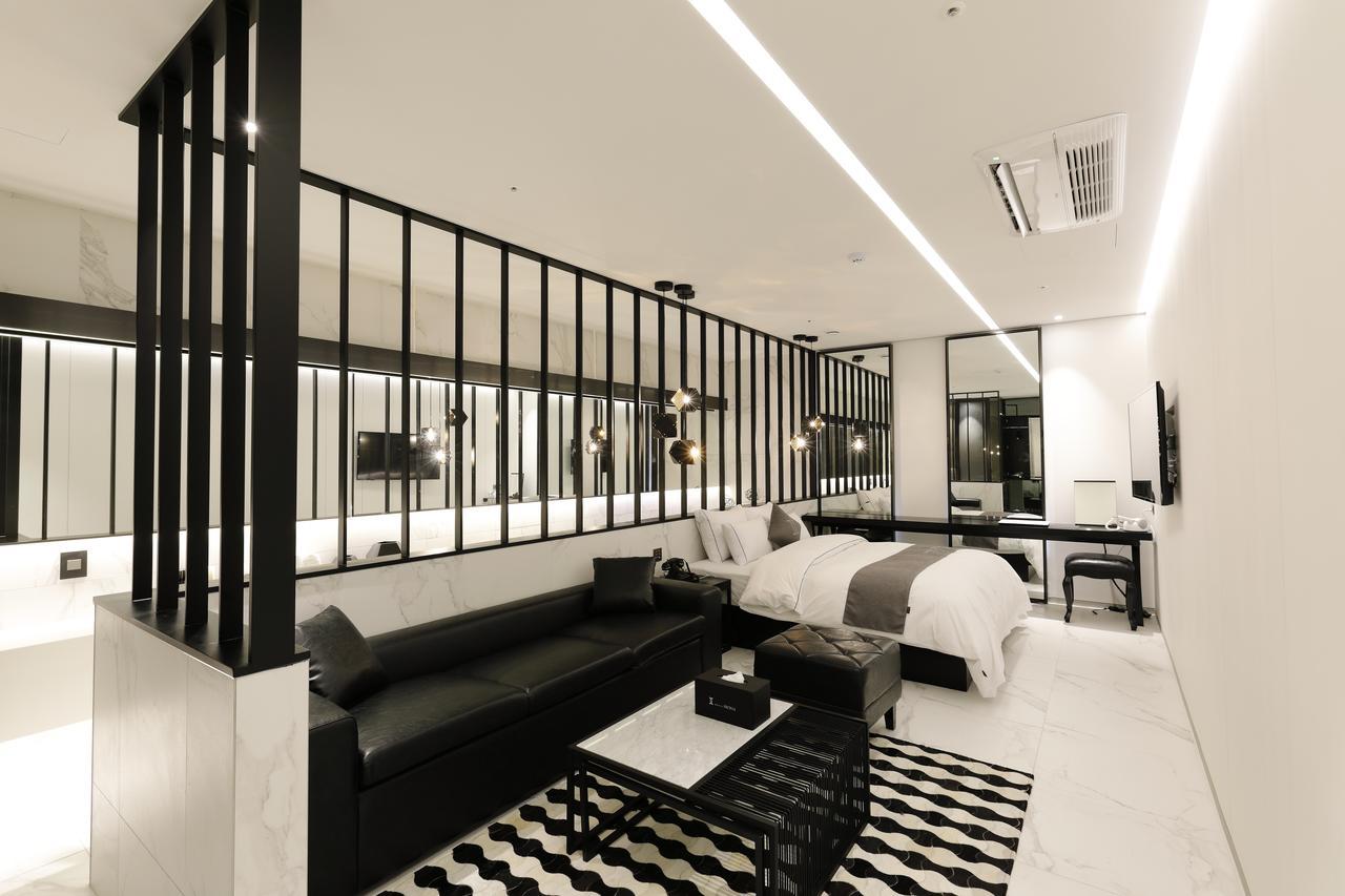 Ischia Hotel Yongin Bagian luar foto